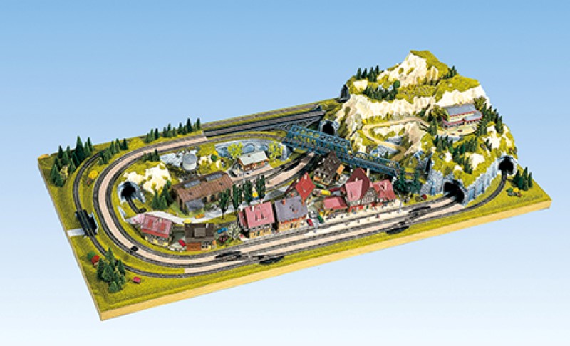 NOCH 83870 Fertiggelände "Staufen" (N)