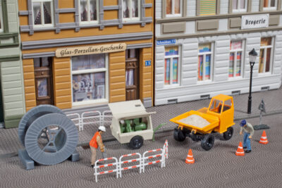 Auhagen 41641 <br/>Dumper mit Kompressoranhänger